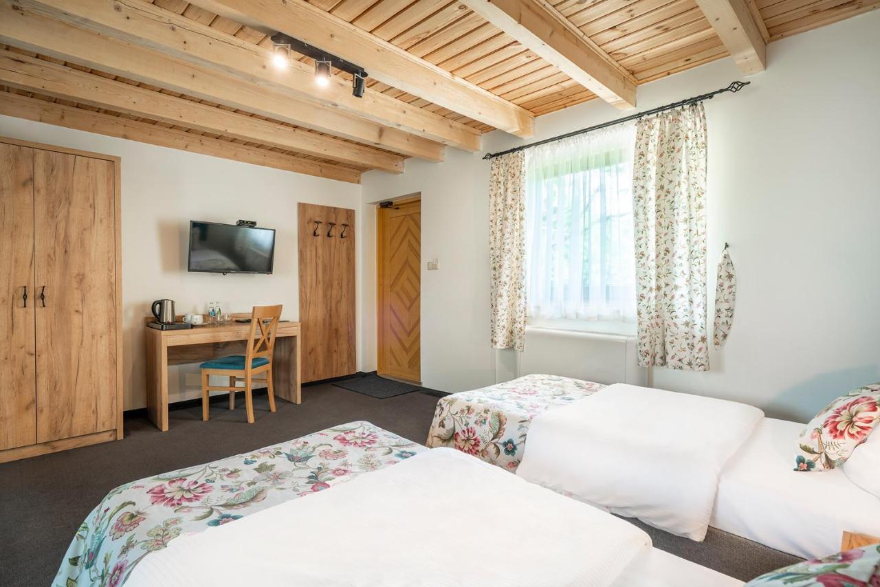 Labedz Hotel Karczma Iława Eksteriør bilde