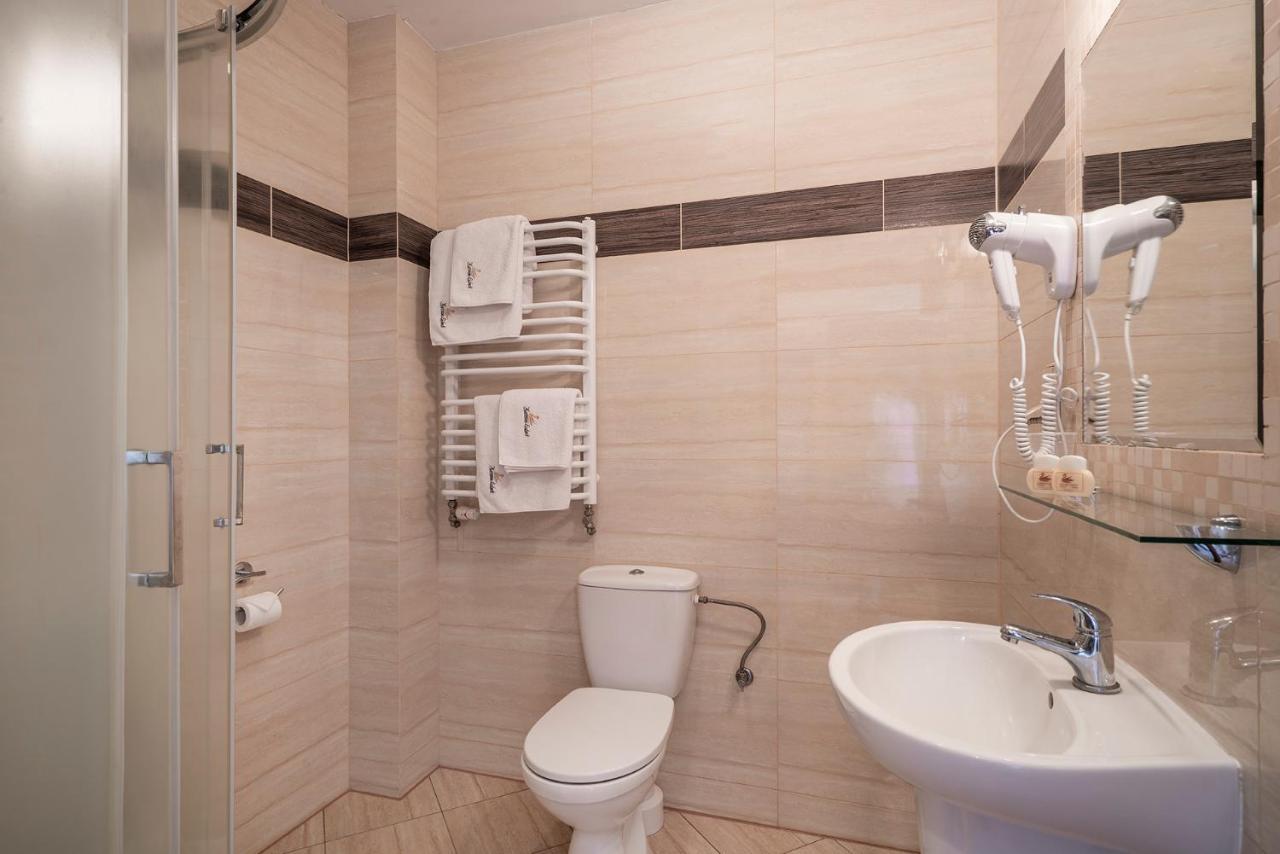 Labedz Hotel Karczma Iława Eksteriør bilde